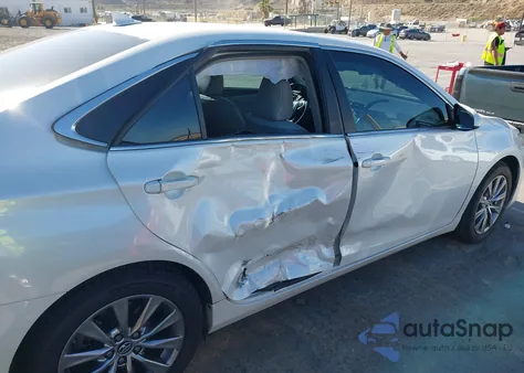 2016 Toyota Camry Xle z USA, uszkodzony, nr VIN 4T1BF1FK0GU501717